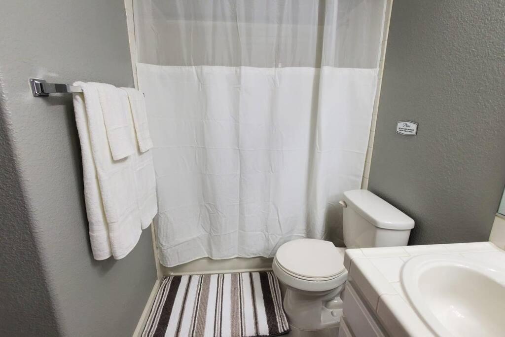 Comfortable Family Home ลาสเวกัส ภายนอก รูปภาพ