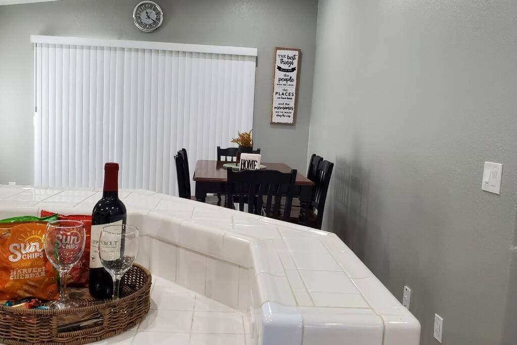 Comfortable Family Home ลาสเวกัส ภายนอก รูปภาพ